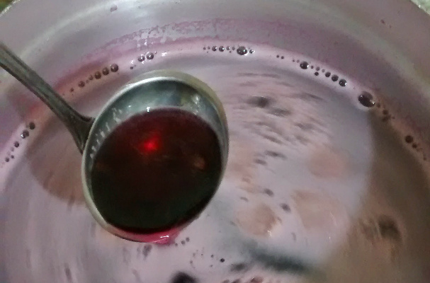 Quentão tradicional e sem cachaça