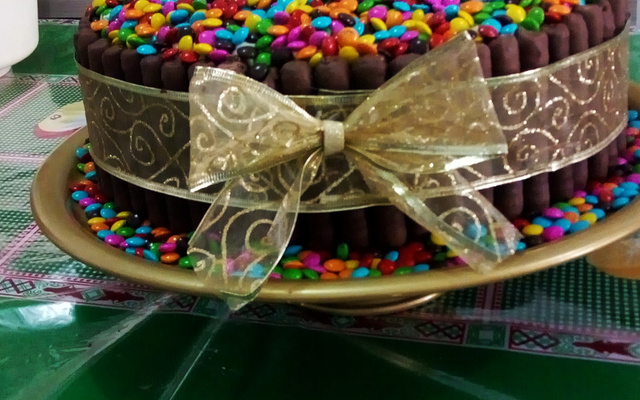 Bolo de aniversário com kit kat