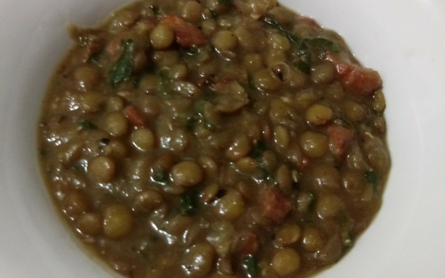 Sopa de lentilhas com bacon
