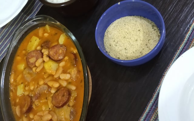 Mocotó com Feijão Branco