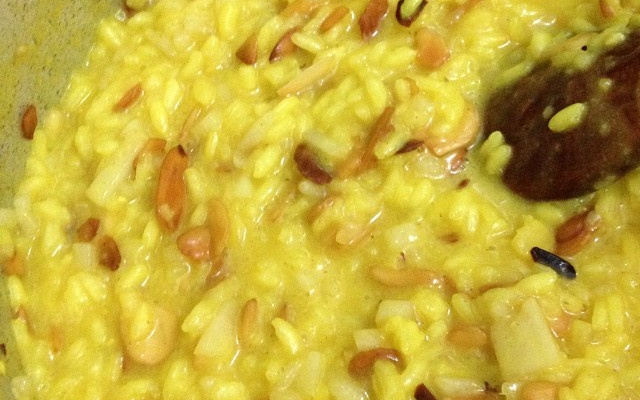 Risoto milanês com amêndoas flambadas