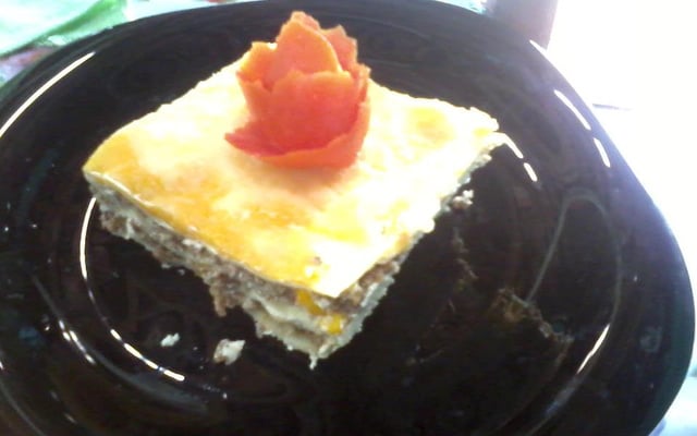 Lasanha de carne ao molho branco