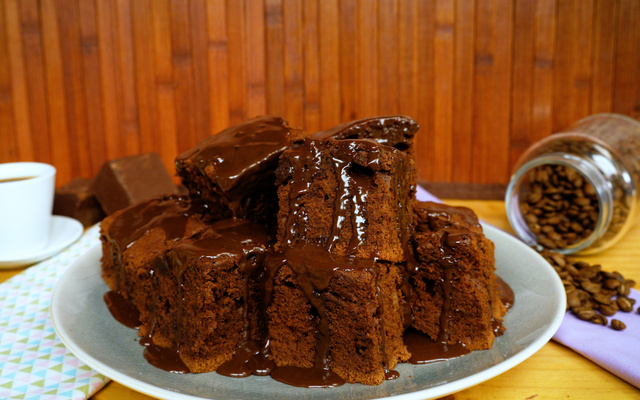 Bolo de café com chocolate