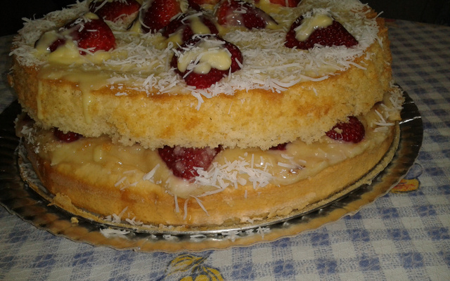 Bolo Pelado (Naked cake)