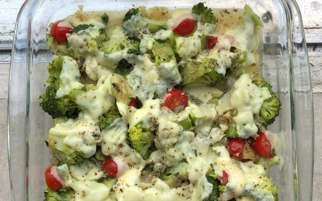 Brócolis à napolitana