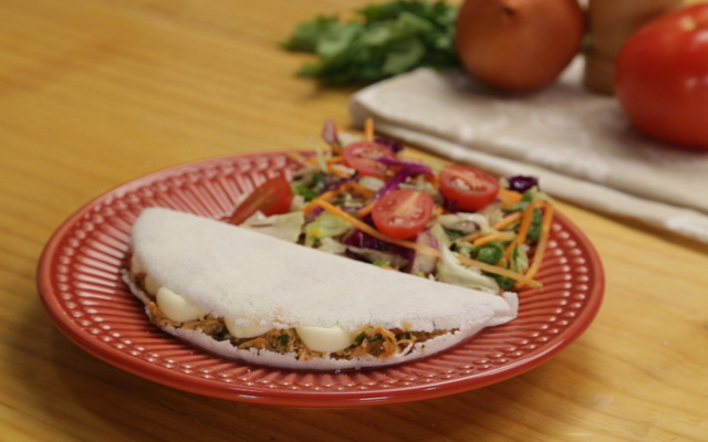 Tapioca com recheio de frango com catupiri