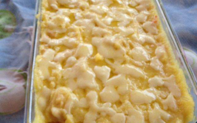 Polenta recheada com linguiça de porco e ovos