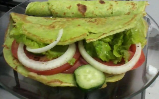 Lanche de panqueca verde