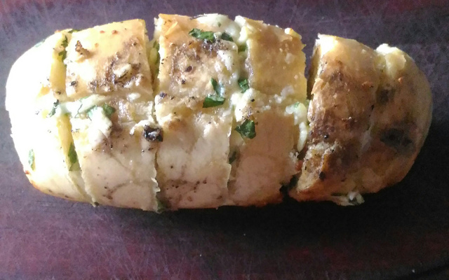 Pão de alho caseiro fácil (churrasqueira ou forno)