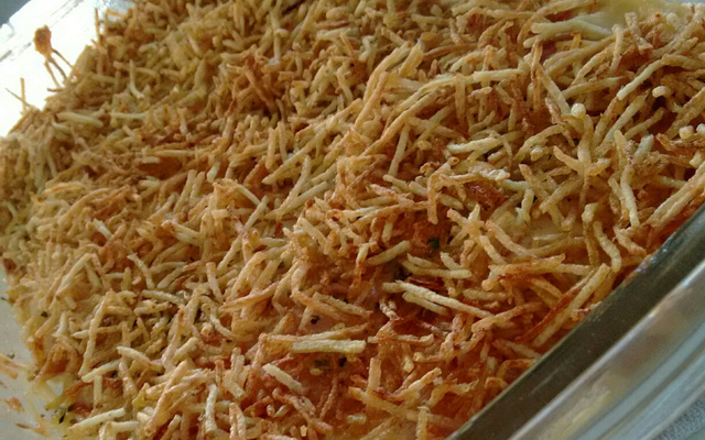 Batata gratinada ao molho branco