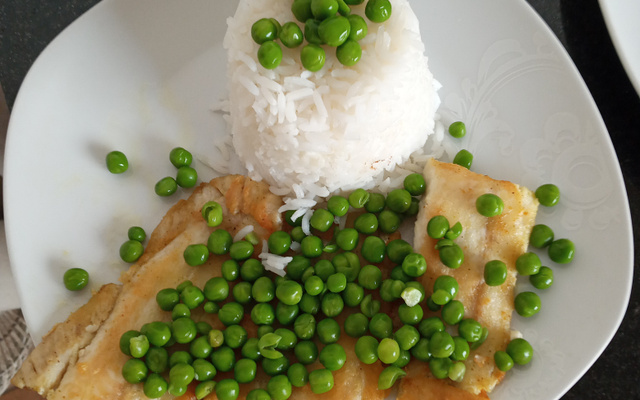 Peixe ao molho de maracujá