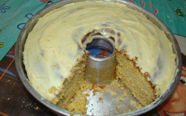 Bolo de limão de padaria