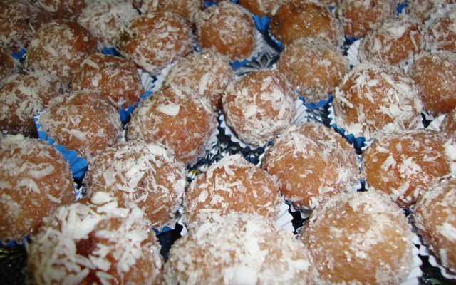 Beijinhos de banana com coco do Lúcio Cezar