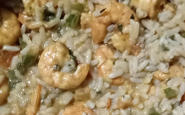 Risoto de camarão com tâmaras