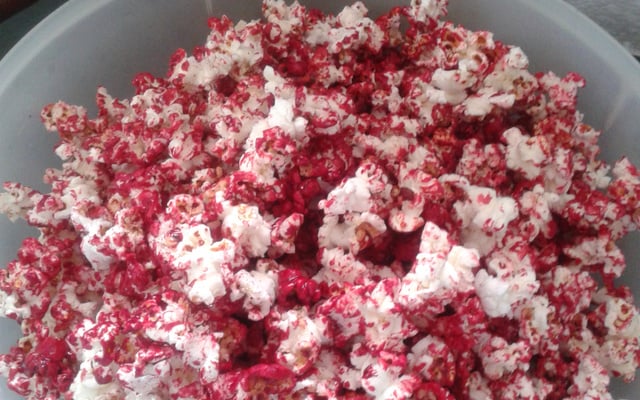 Pipoca doce colorida