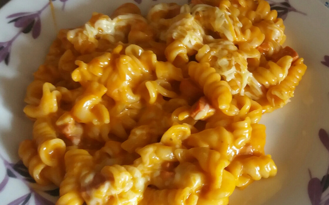 Macarrão na pressão com linguiça