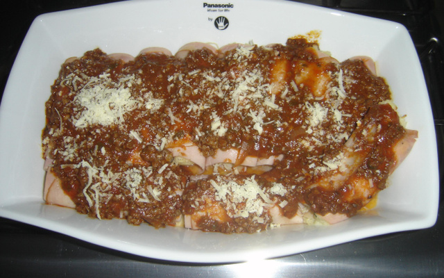 Canelone invertido com frios e queijo branco