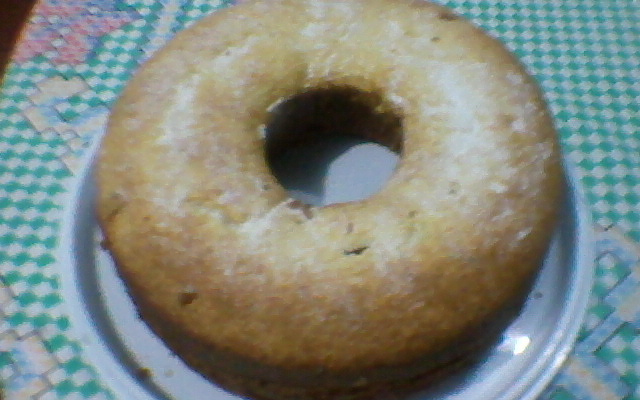 Bolo de fubá com goiabada e queijo