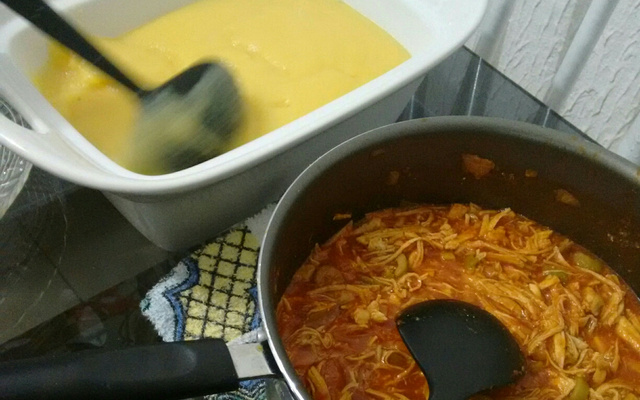 Polenta com frango desfiado