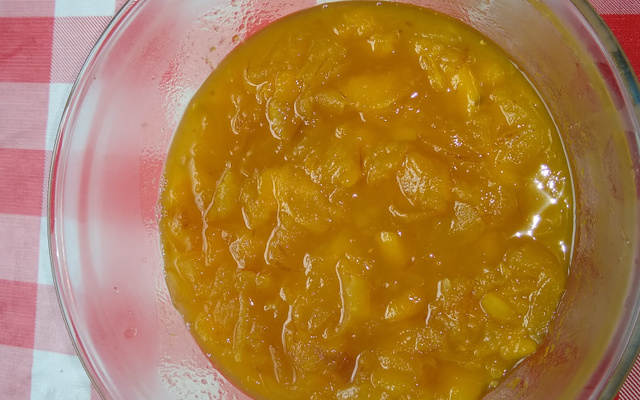 Doce de pera com manga verde