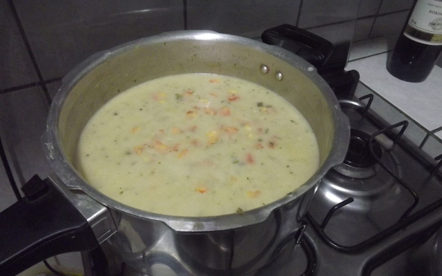 Caldo de queijo e batata