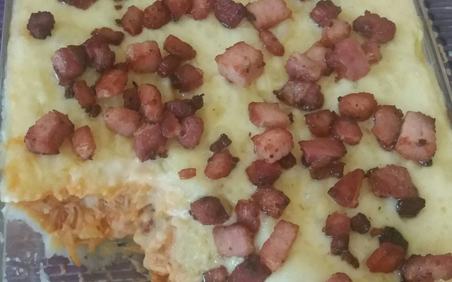 Torta de purê de batata recheada