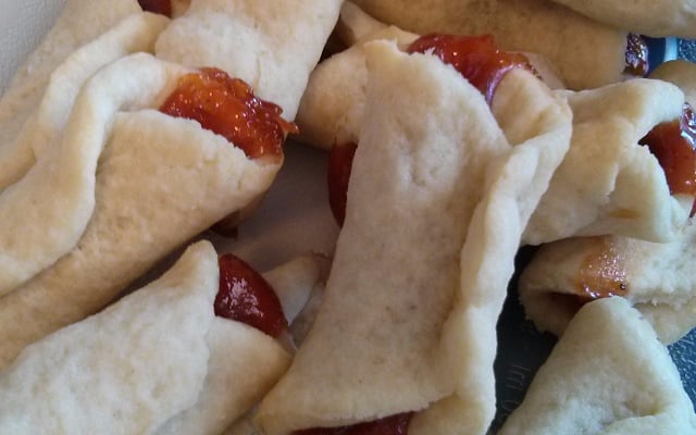 Beliscão de goiabada ( goiabinha )