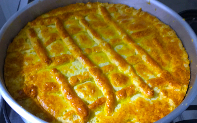 Torta de frango e requeijão com massa podre