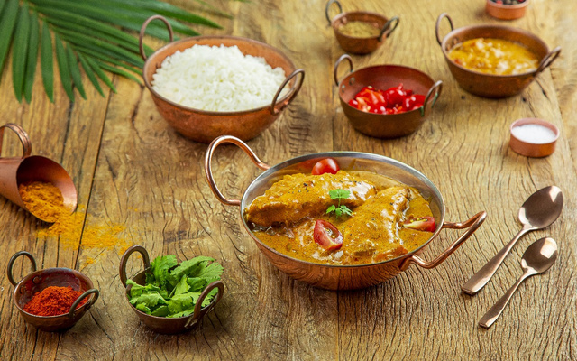 SASAMI DE FRANGO COM MOLHO INDIANO TIKKA MASALA