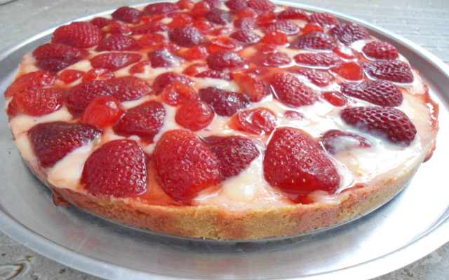 Torta de morango e cerejas