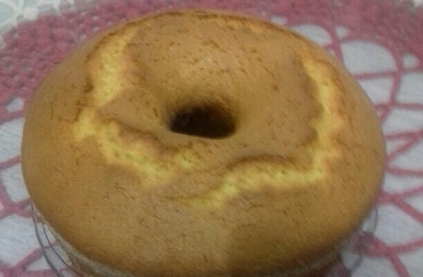 Bolo de fubá com creme de leite