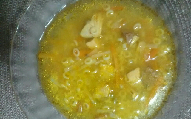Sopa de frango com legumes