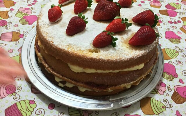 Naked cake de morango