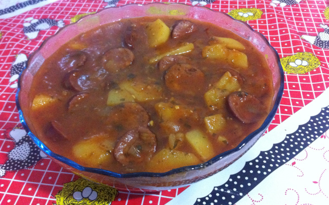 Linguiça calabresa com batata