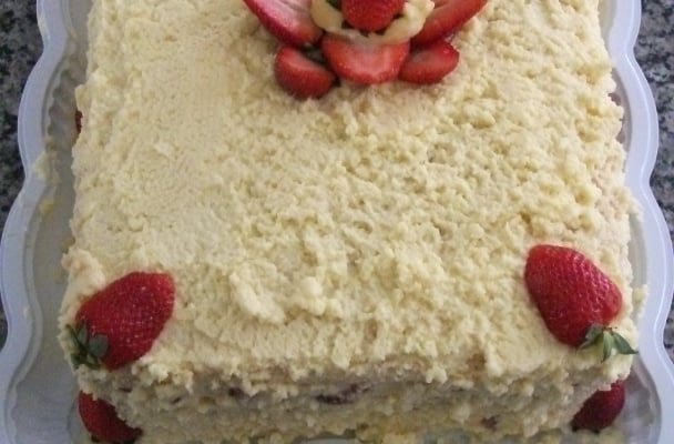 Torta de morango com nata