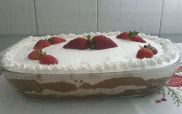 Pavê surpresa de morango