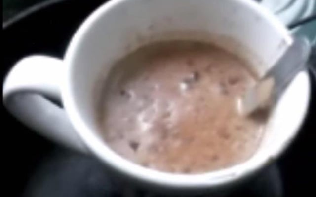 Café caseiro batido à mão