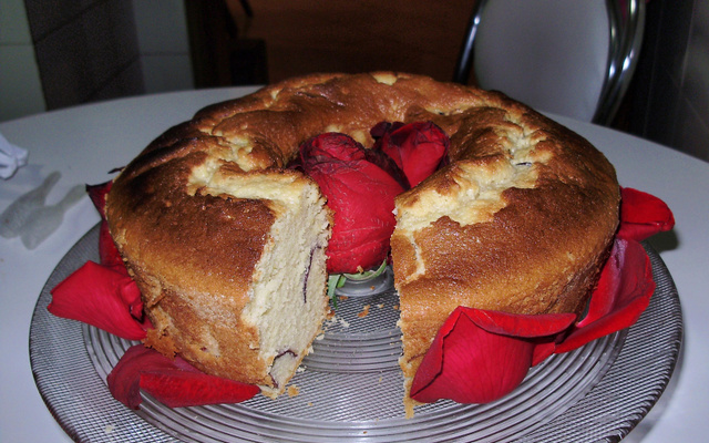 Bolo de Pétalas de Rosas