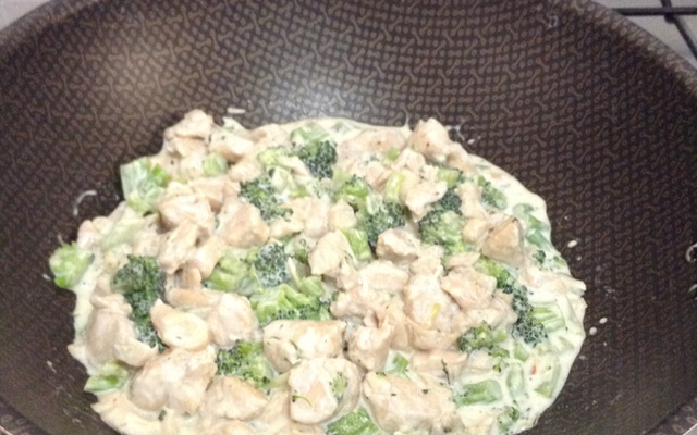 Peito de frango com brócolis ao jeito mineirinho