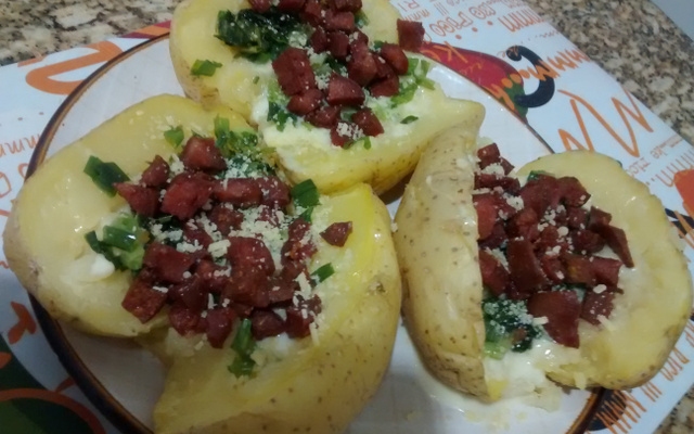 Batata recheada de micro-ondas