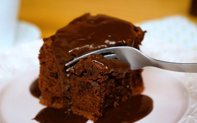 Bolo de café com chocolate