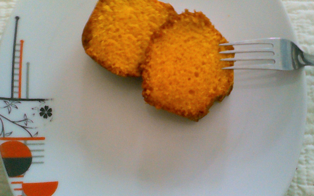 Bolo de cenoura sem ovos e com leite de soja