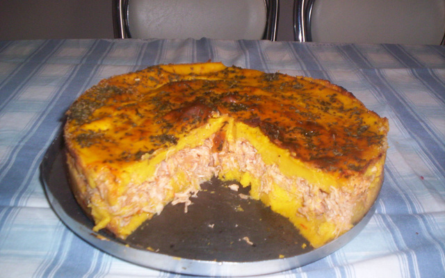 Torta de frango com creme de cenoura