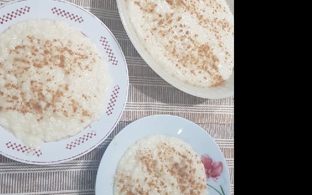 Arroz doce com açúcar queimado
