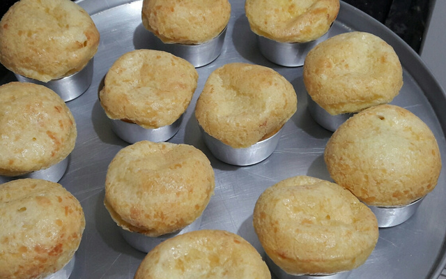 Pão de queijo de tapioca a moda do Sato