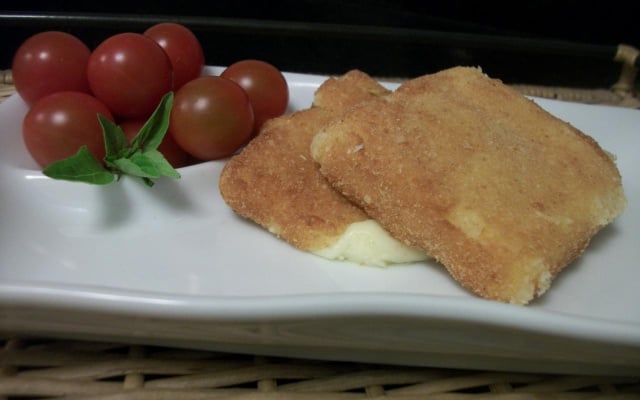 Mussarela à milanesa