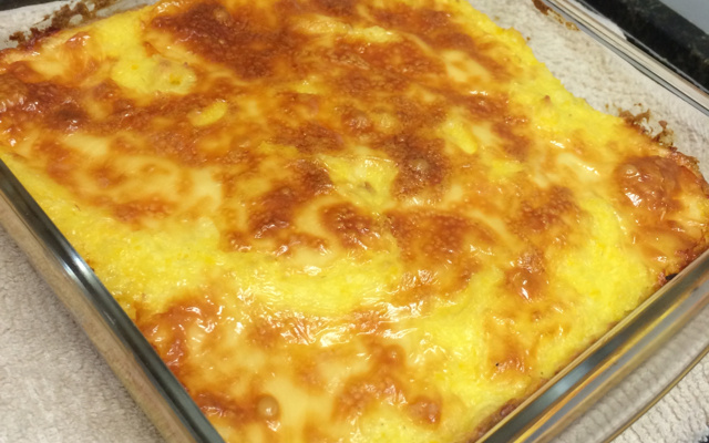 Linguiça com creme de milho