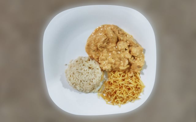 Estrogonofe de frango com conhaque