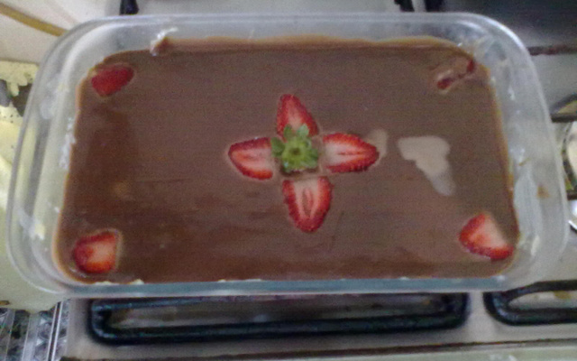 Enformados de brigadeiro e morango