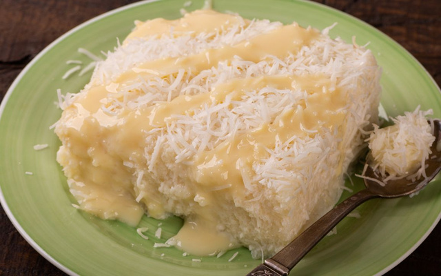 Cuscuz com leite condensado